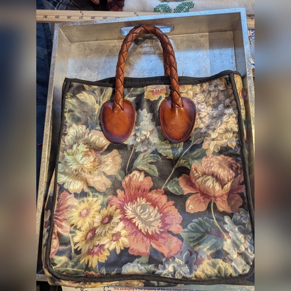 Nordic Style NYC Floral Leather Handles Bag Shopping Water Proof Zip - Picture 6 of 12